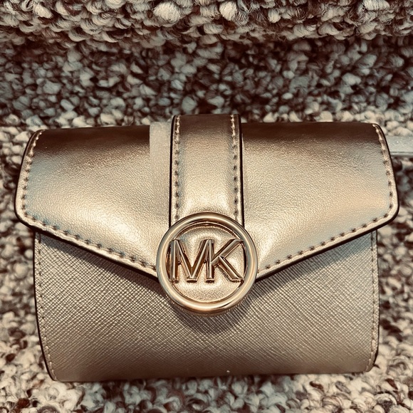 Michael Kors Carmen Medium Bifold Wallet - Picture 3 of 5